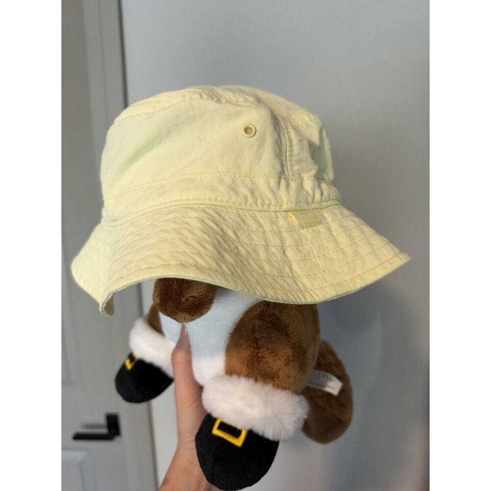 Aritzia TNA lightweight Hat